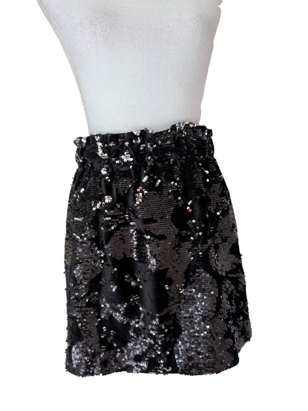 Zara Skirt Size Medium Black Sequin Velour Pull On Mini
